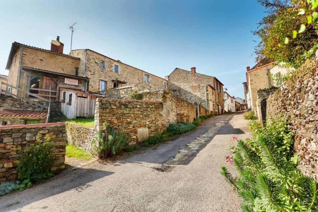 Le 19 Rue **,Maison de charme proche du Puy du Fou Mouchamps Extérieur photo